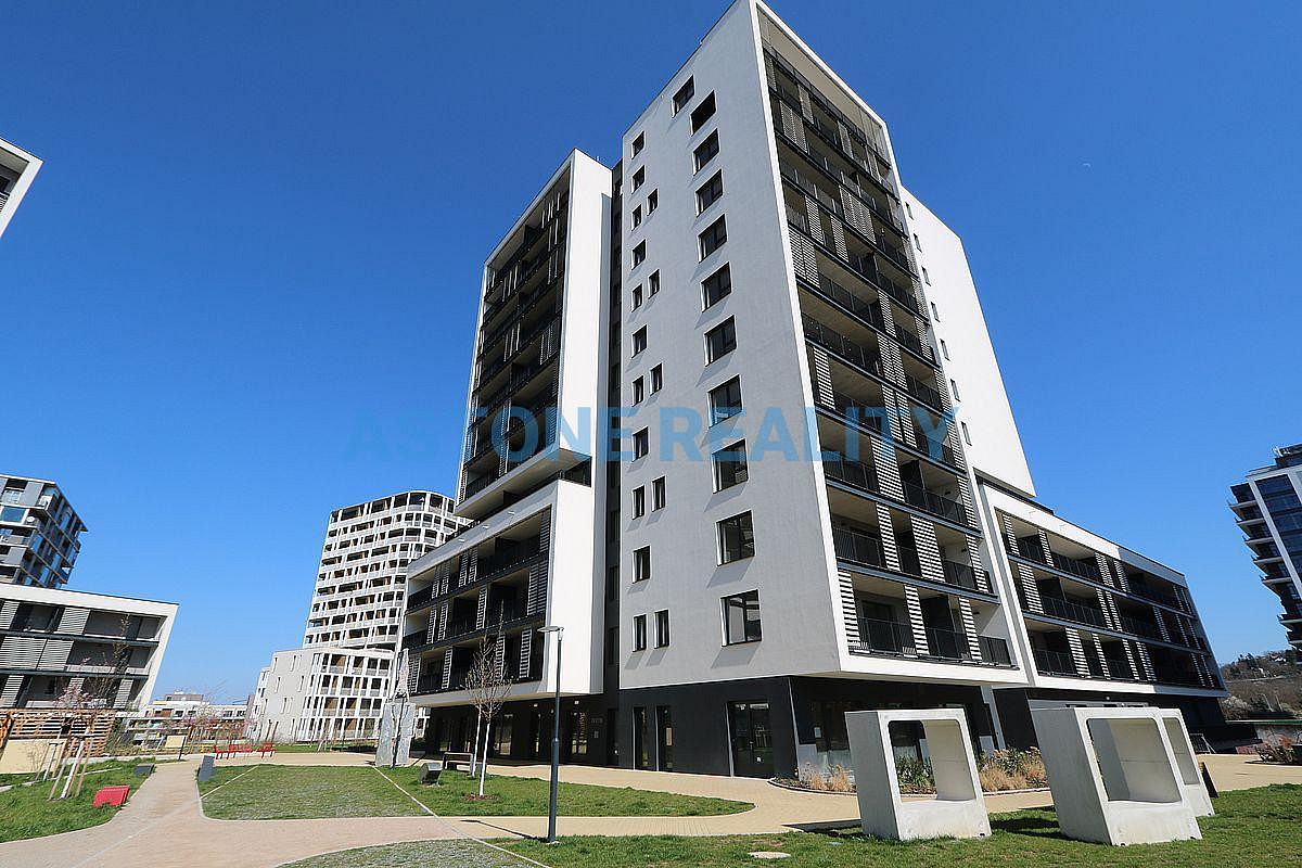 Pronájem bytu 1+kk 39 m²