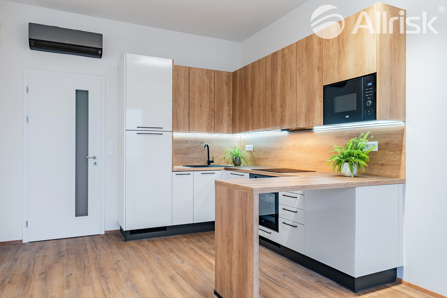 Pronájem obchodních prostor 72 m² — photo 2