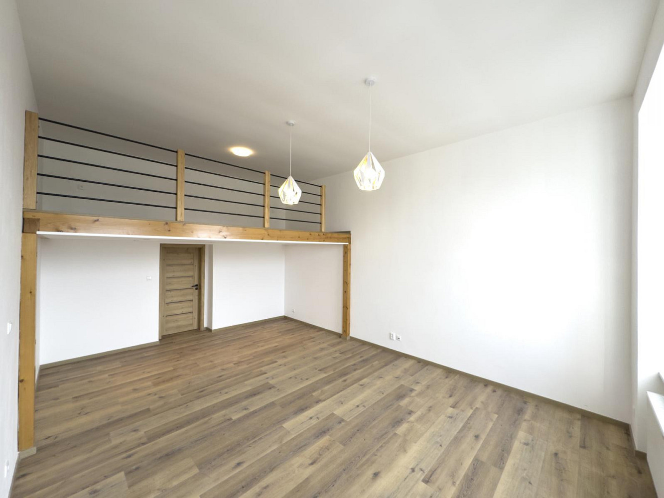 Pronájem bytu 1+1 52 m²