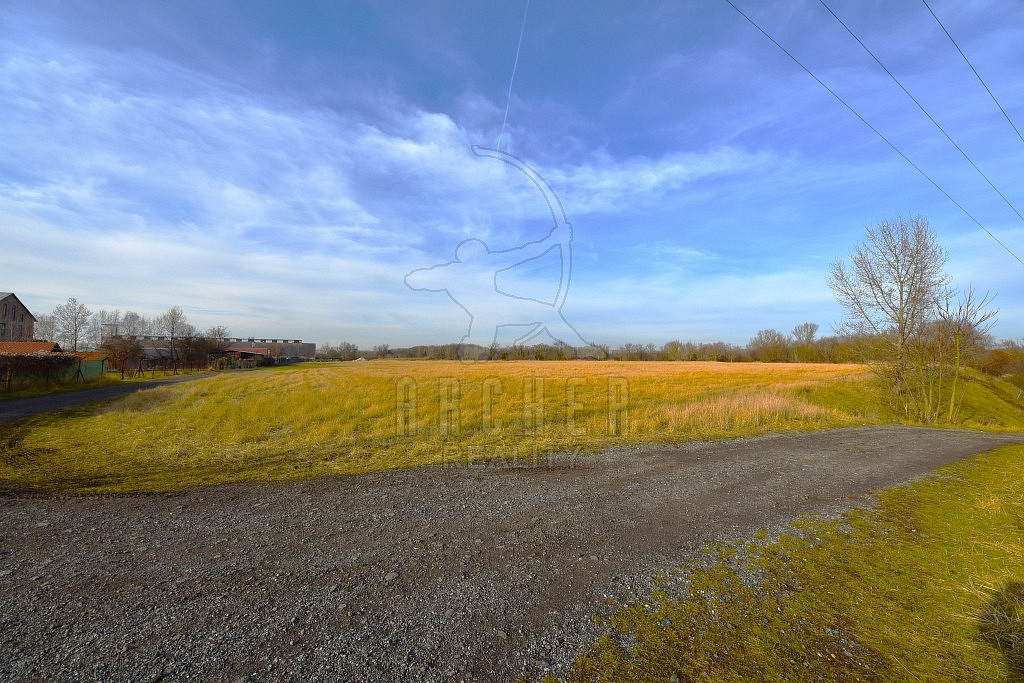 Prodej komerčního pozemku 80 085 m²