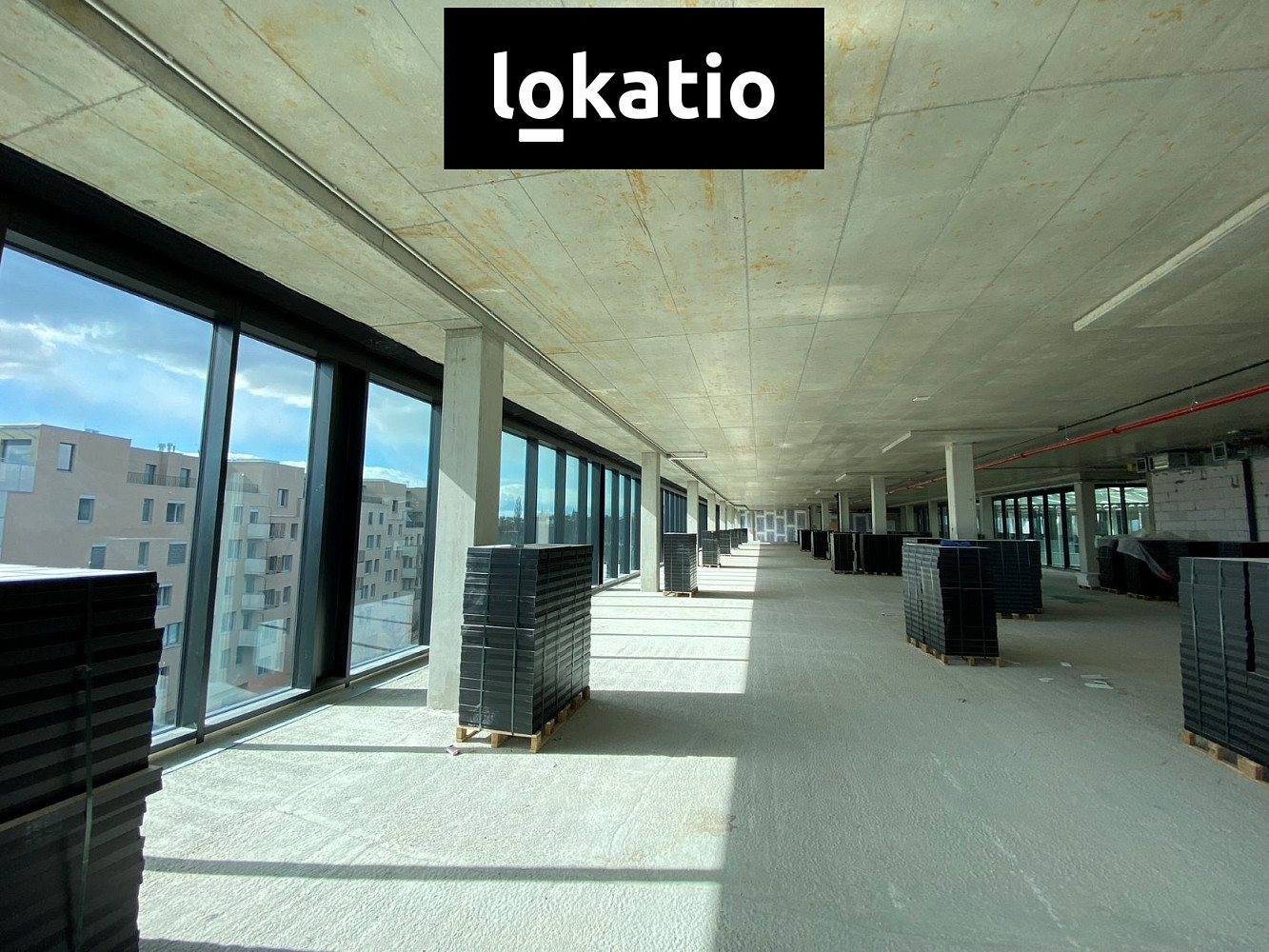 Pronájem kanceláře 690 m²