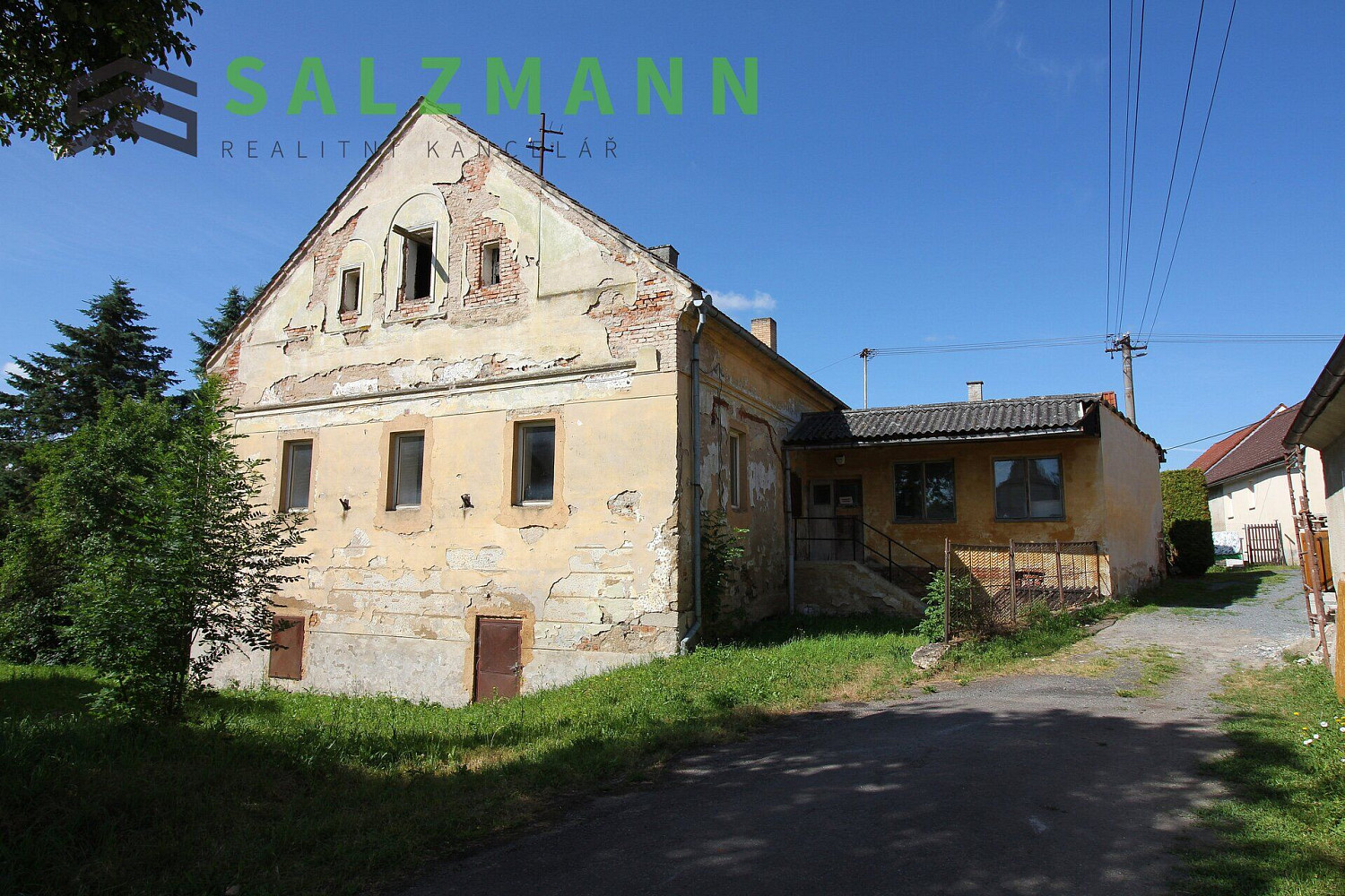 Prodej domu 226 m² s pozemkem 982 m² – pohled 2