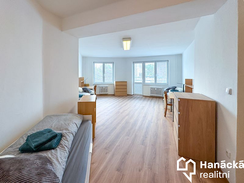 Pronájem bytu 1+1 51 m² – fotografie 2