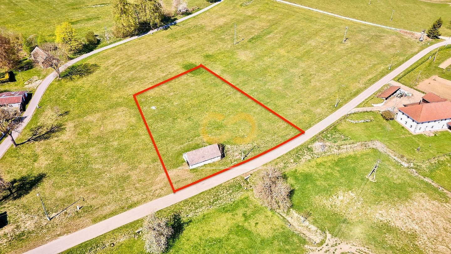 Prodej stavebního pozemku 2 808 m², Černá v Pošumaví