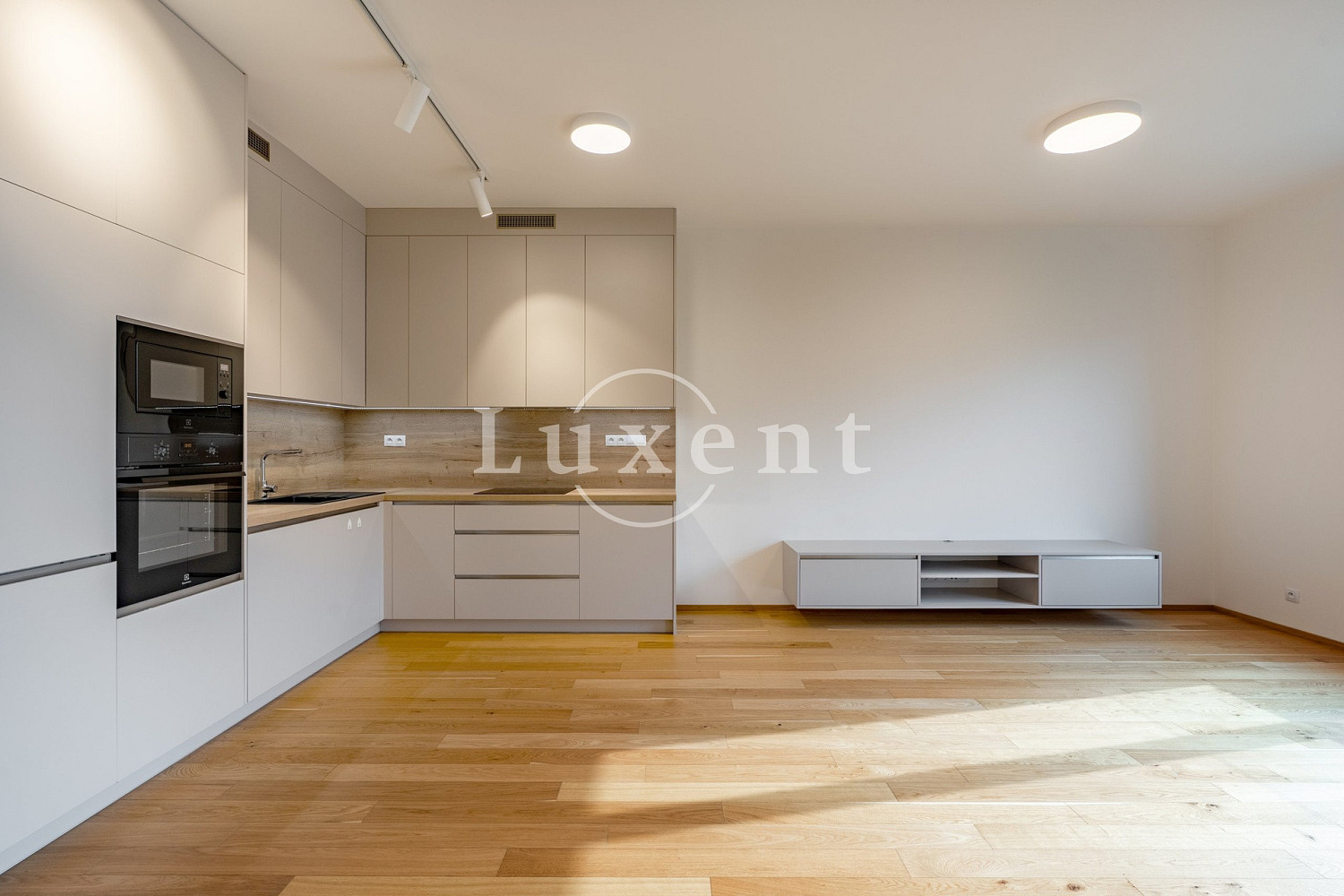 Pronájem bytu 2+kk 63 m² – fotografie 3