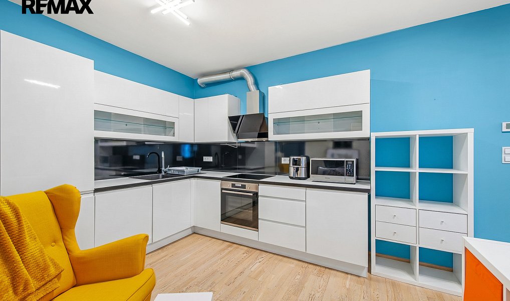 Prodej bytu 1+kk 34 m², Praha – náhled fotky 4