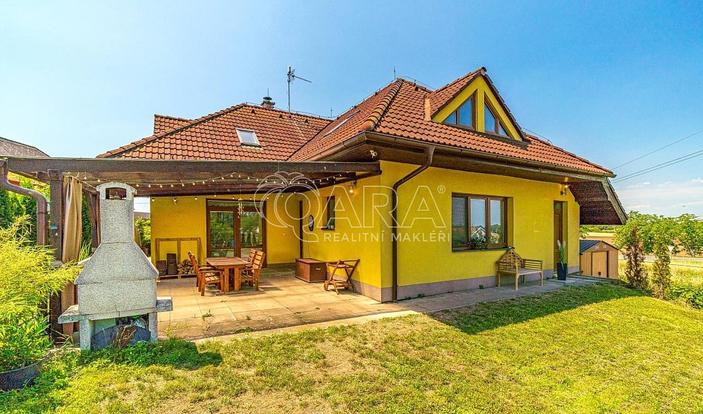 Prodej domu 209 m² s pozemkem 1 132 m², Zlosyň – náhled fotky 4