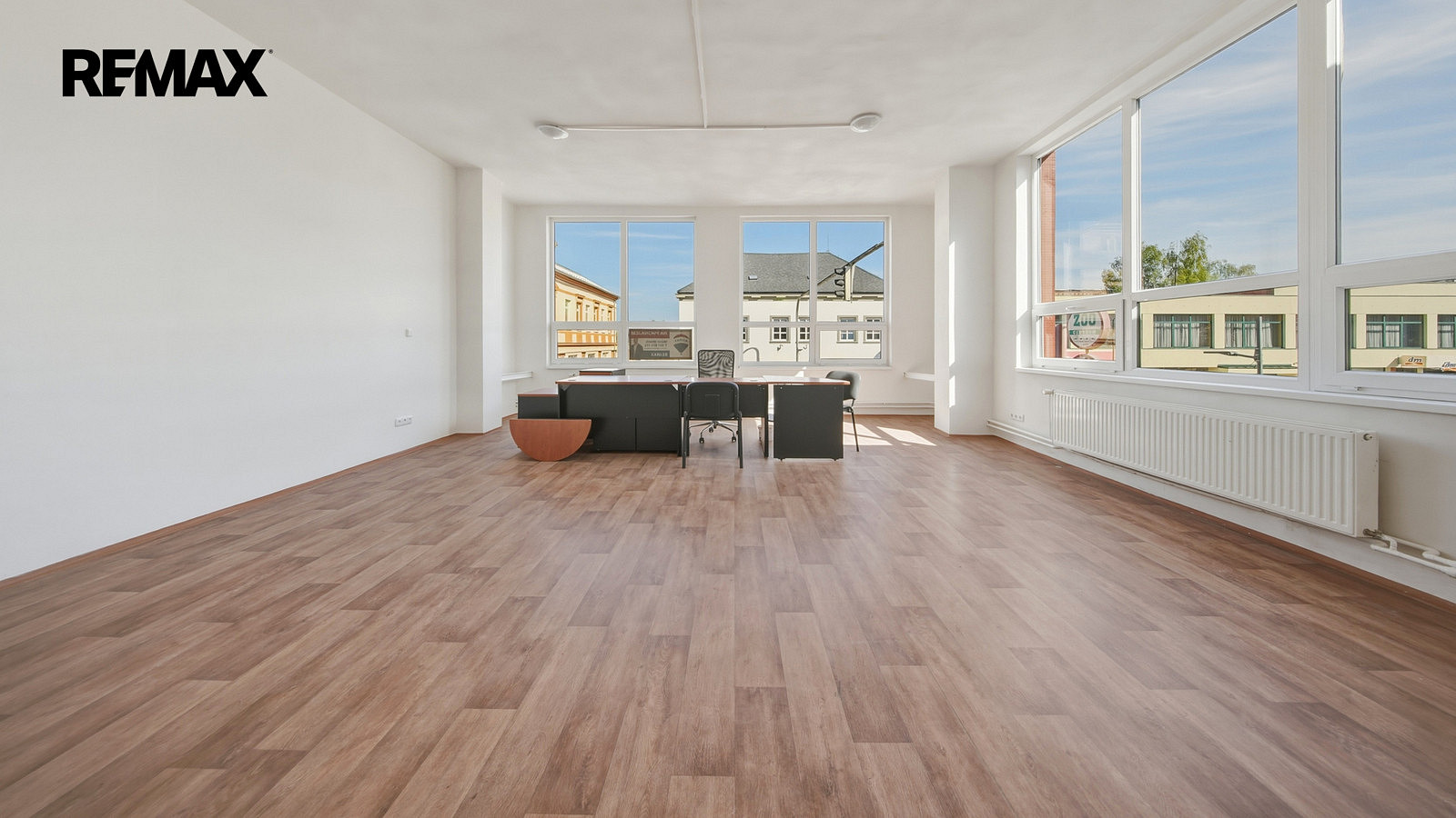 Pronájem obchodních prostor 48 m² — photo 3