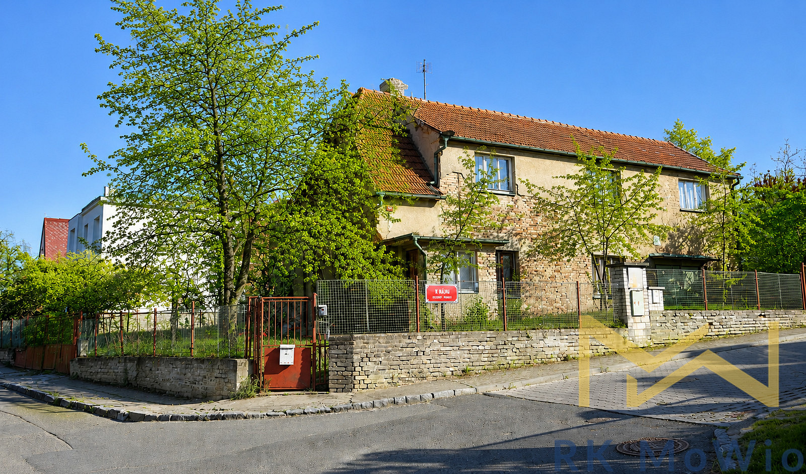 Prodej stavebního pozemku 885 m²