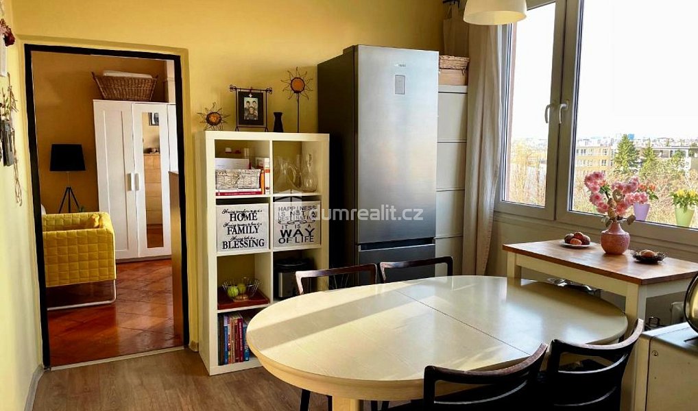 Prodej bytu 3+1 73 m², Praha – fotka 1 z 12