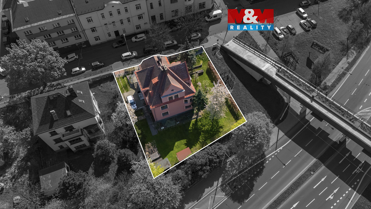 Prodej domu 310 m² s pozemkem 860 m²
