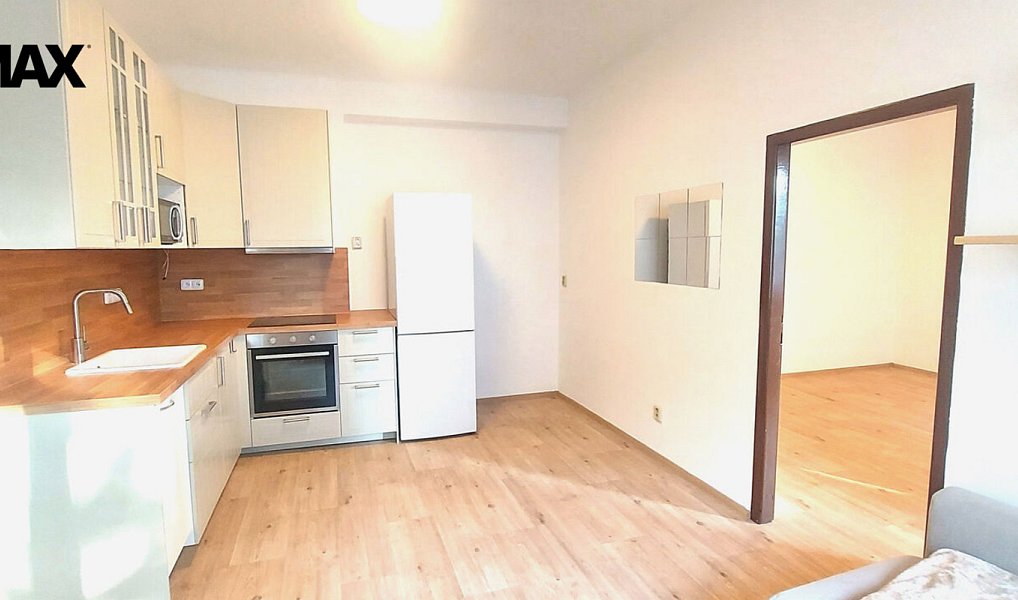 Pronájem bytu 2+kk 44 m², Praha – fotka 1 z 8