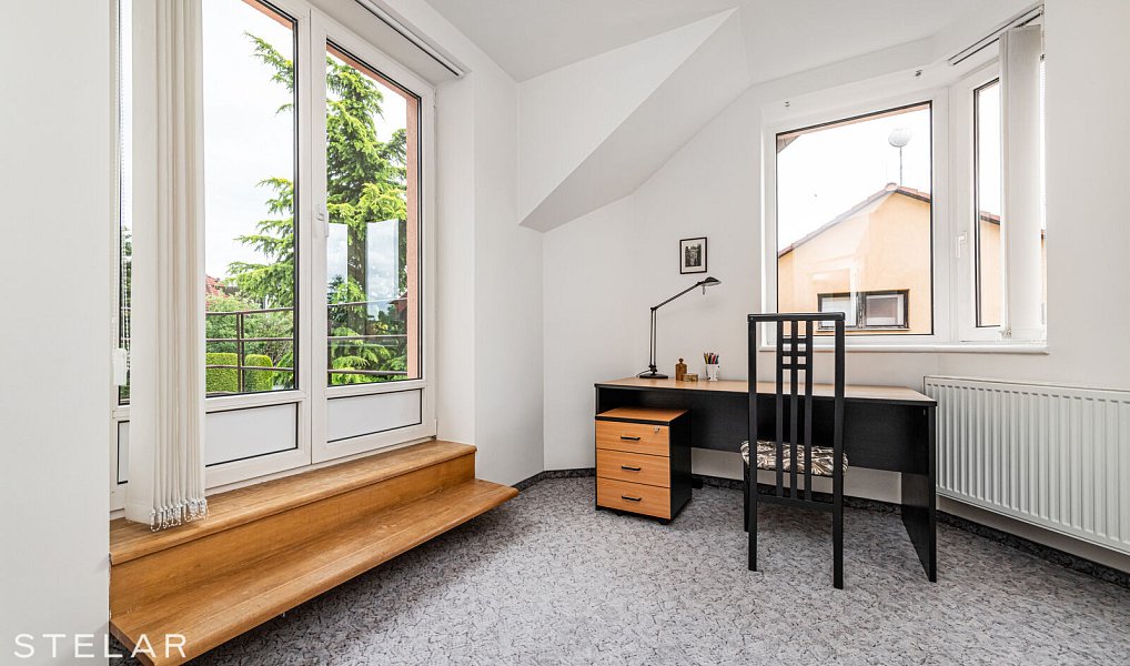 Prodej domu 512 m² s pozemkem 973 m², Jesenice – náhled fotky 27