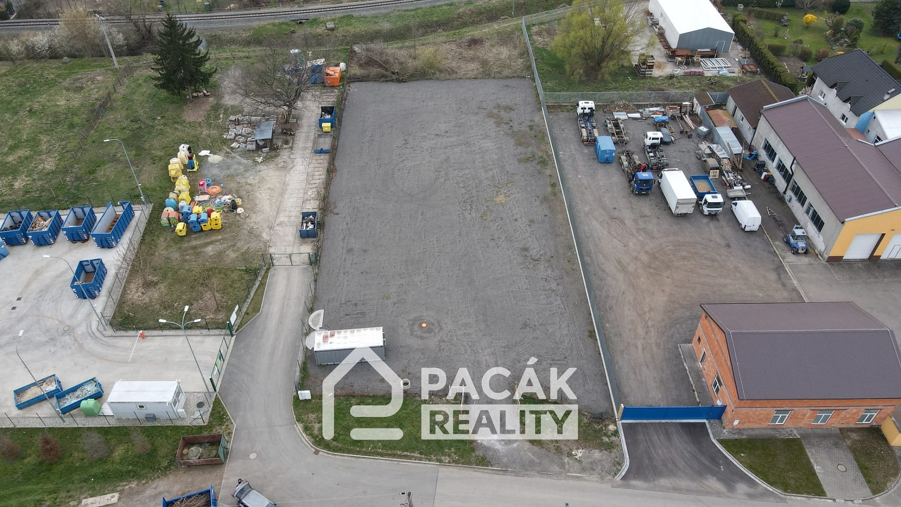 Prodej komerčního pozemku 2 553 m²