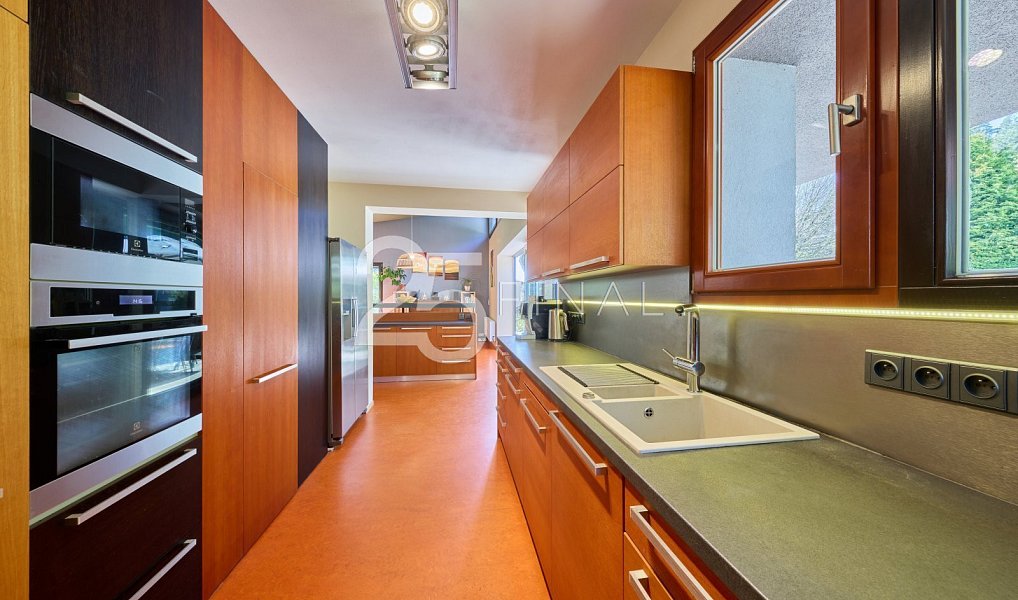 Prodej domu 214 m² s pozemkem 1 115 m², Úpice – náhled fotky 12