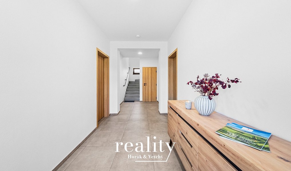 Prodej ubytovacího objektu 205 m², Perná – náhled fotky 2