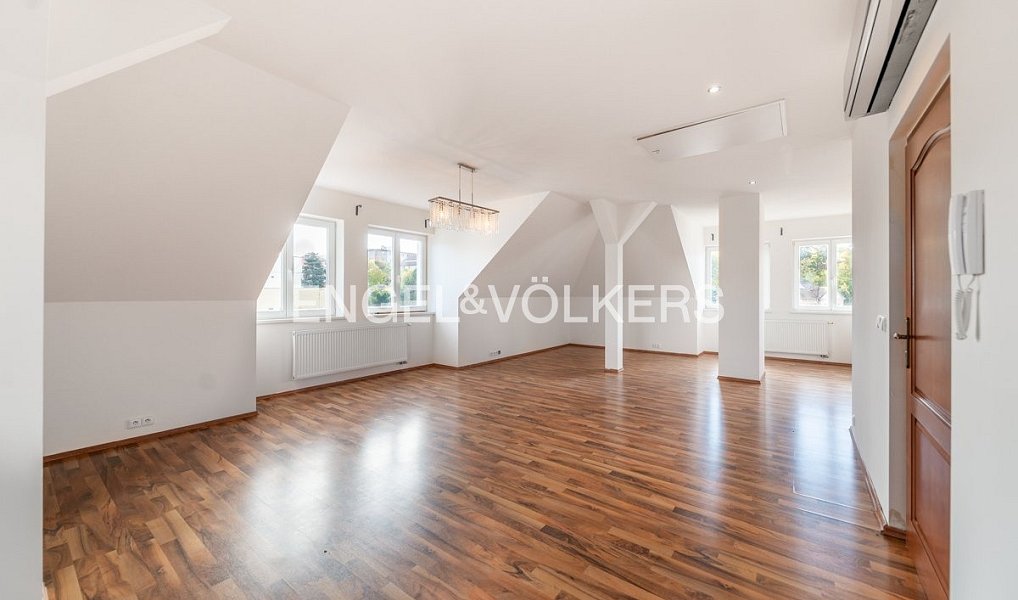 Pronájem domu 560 m² s pozemkem 700 m², Praha – náhled fotky 9