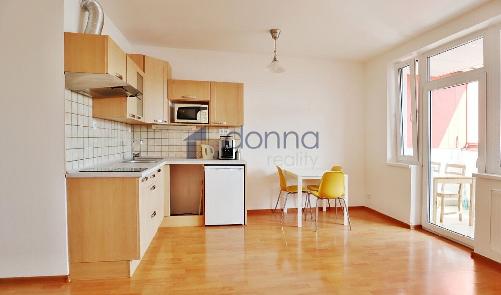 Prodej bytu 1+kk 36 m², Praha – fotka 1 z 10