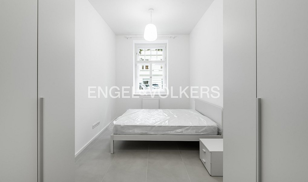 Pronájem bytu 2+kk 54 m², Praha – náhled fotky 3