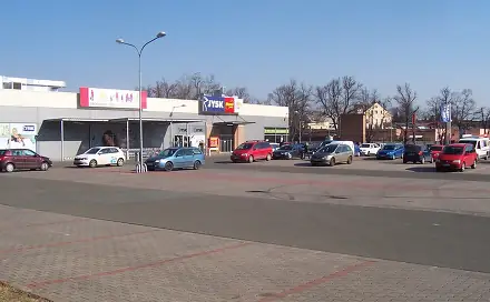 Pronájem obchodních prostor 350 m²
