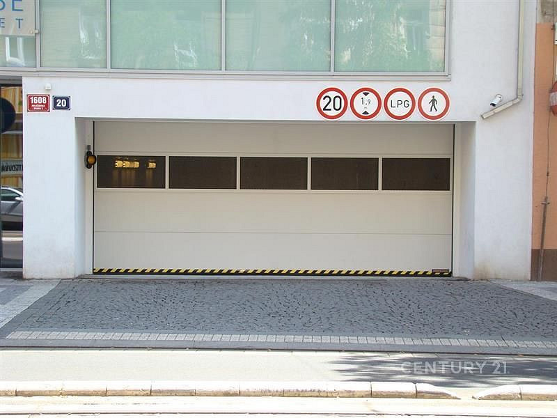 Podnájem garážového stání pro motorku 5m2 – fotografie 2