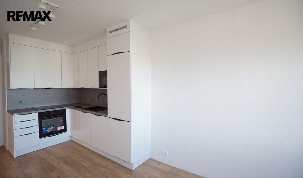 Pronájem bytu 2+kk 47 m², Praha – náhled fotky 3