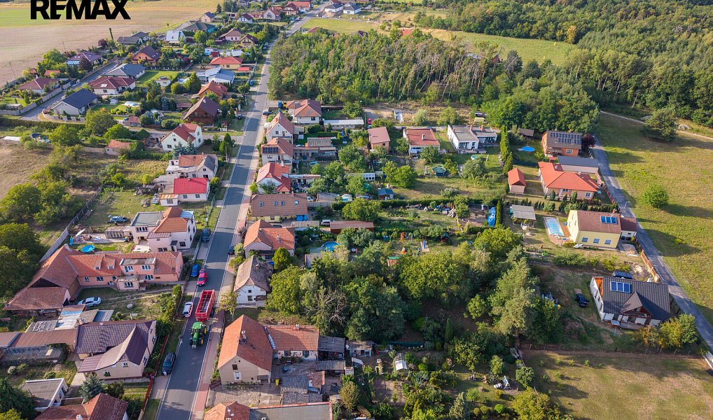 Prodej stavebního pozemku 818 m², Krakovany – náhled fotky 4