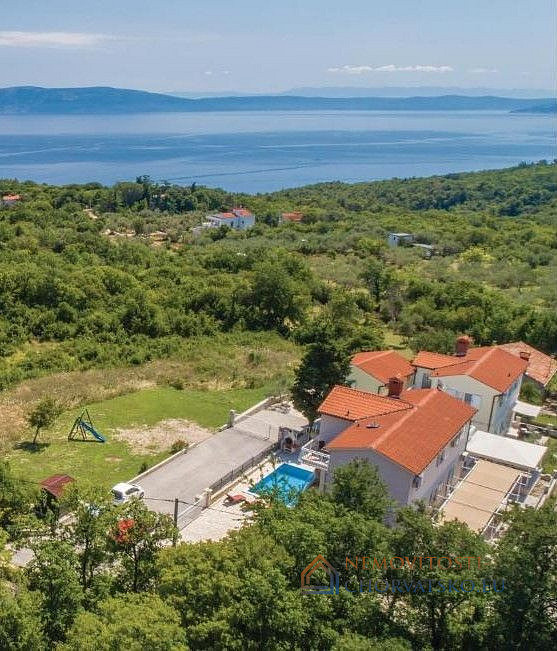 Prodej domu 181 m² s pozemkem 500 m², Labin