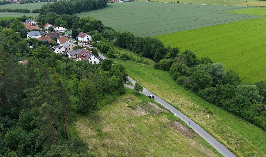 Prodej stavebního pozemku 1 117 m², Dobřichov – náhled fotky 5