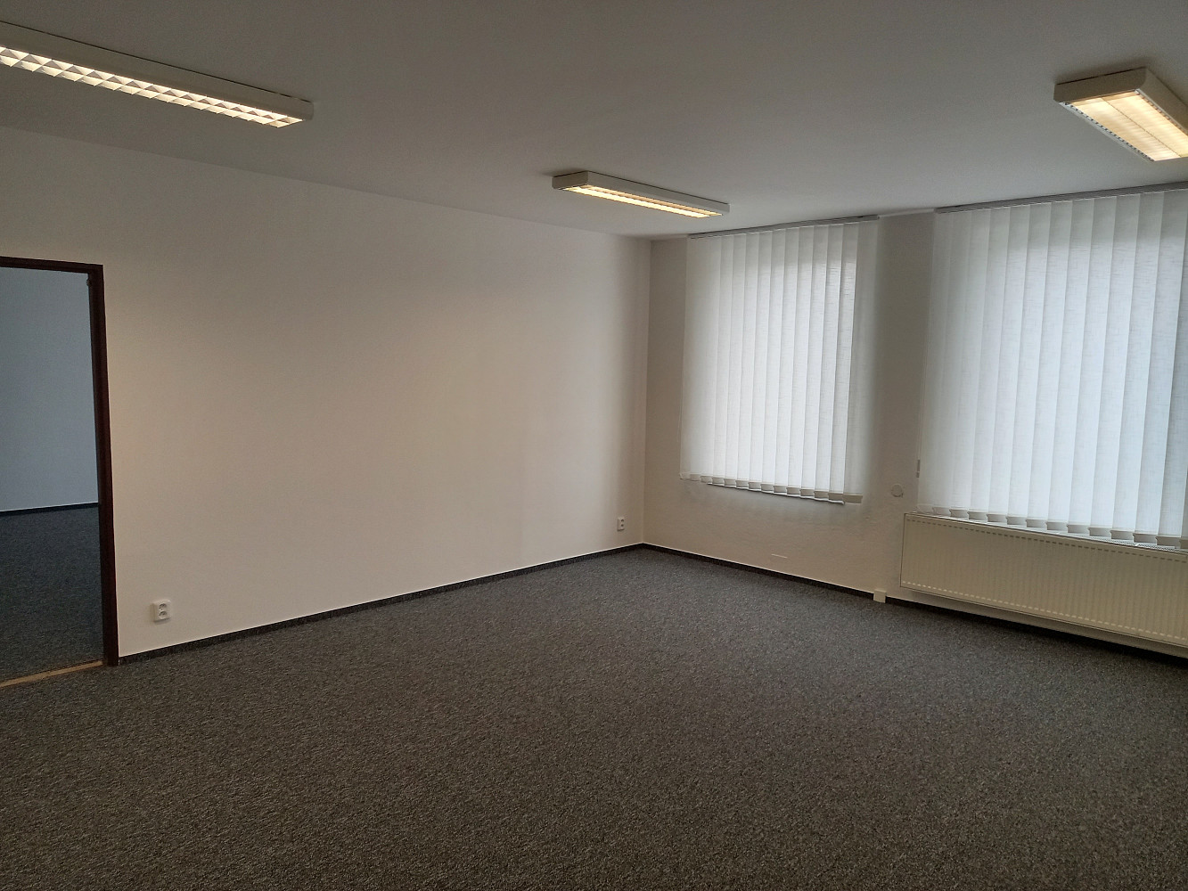 Pronájem kanceláře 28 m² — photo 4