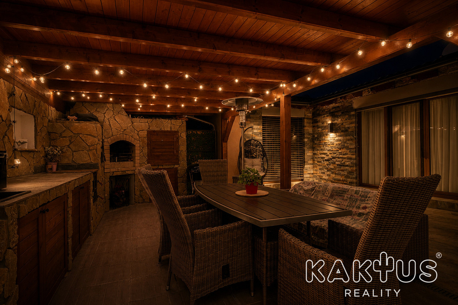 Prodej domu 248 m² s pozemkem 1 049 m² – fotografie 3