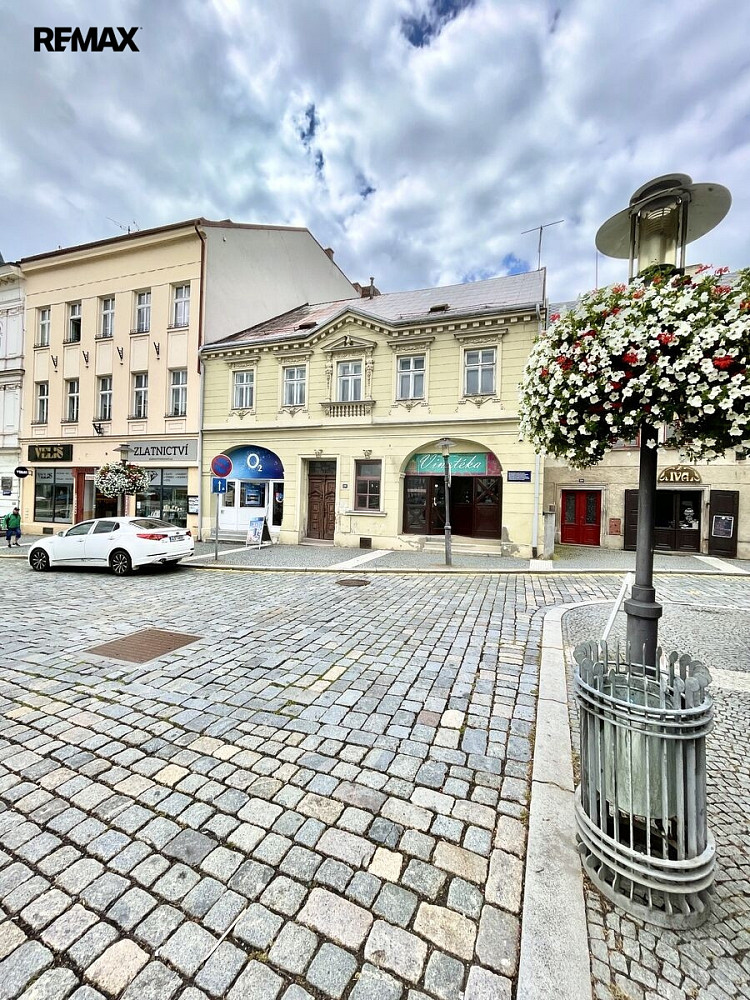 Pronájem obchodních prostor 126 m²