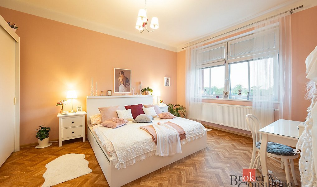 Prodej domu 228 m² s pozemkem 700 m², Sadská – náhled fotky 8