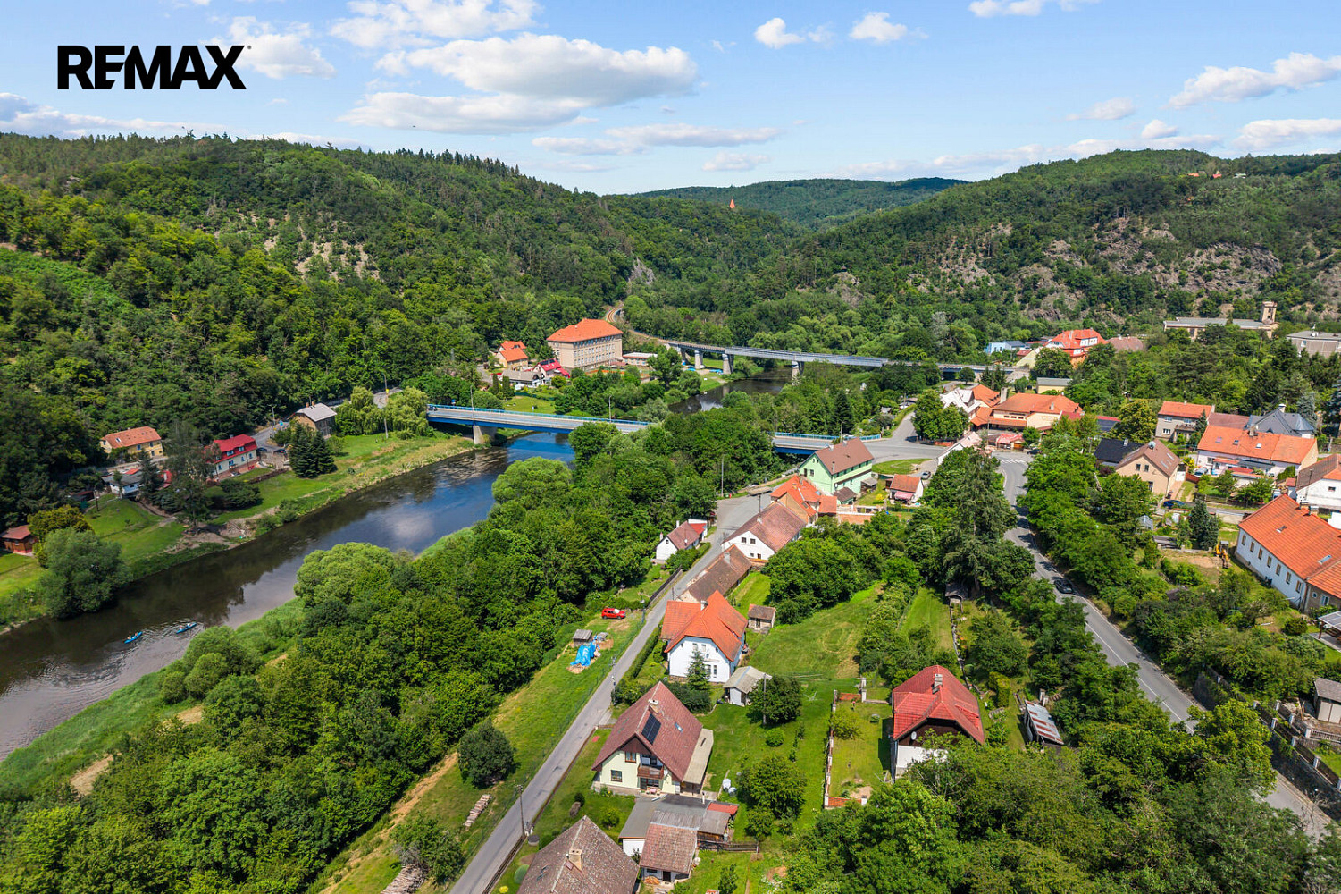 Prodej domu 210 m² s pozemkem 1 114 m²