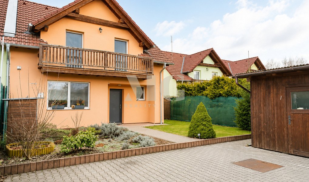 Prodej domu 120 m² s pozemkem 340 m², Horoušany – fotka 1 z 15