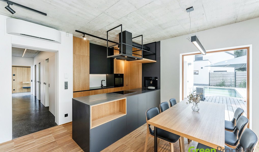 Prodej domu 308 m² s pozemkem 1 907 m², Chocerady – náhled fotky 3