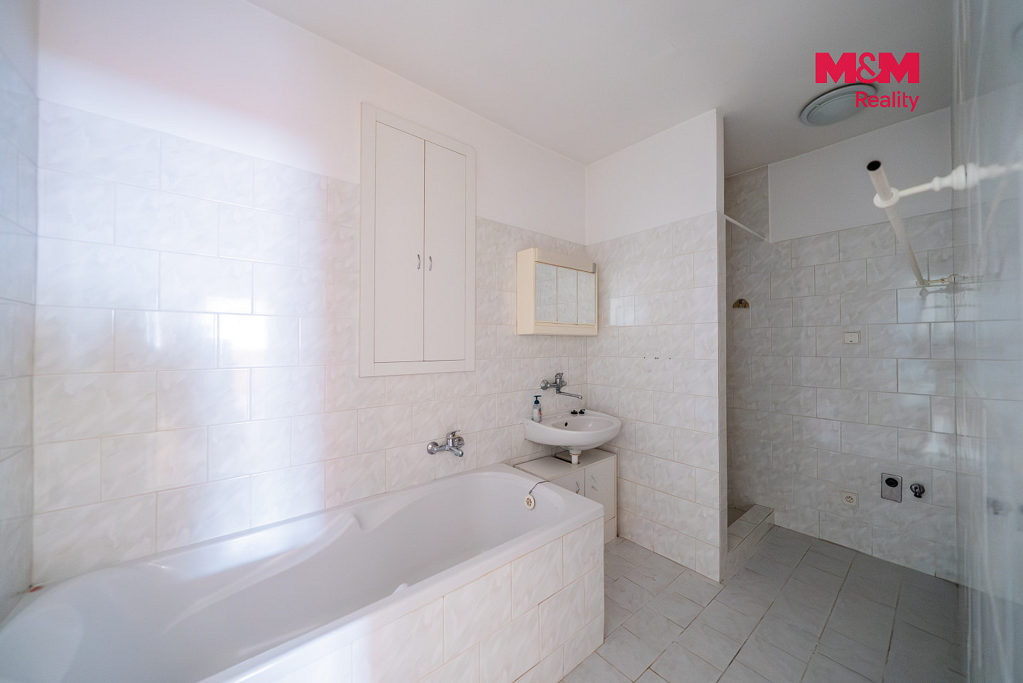 Prodej domu 200 m² s pozemkem 723 m² – fotografie 2