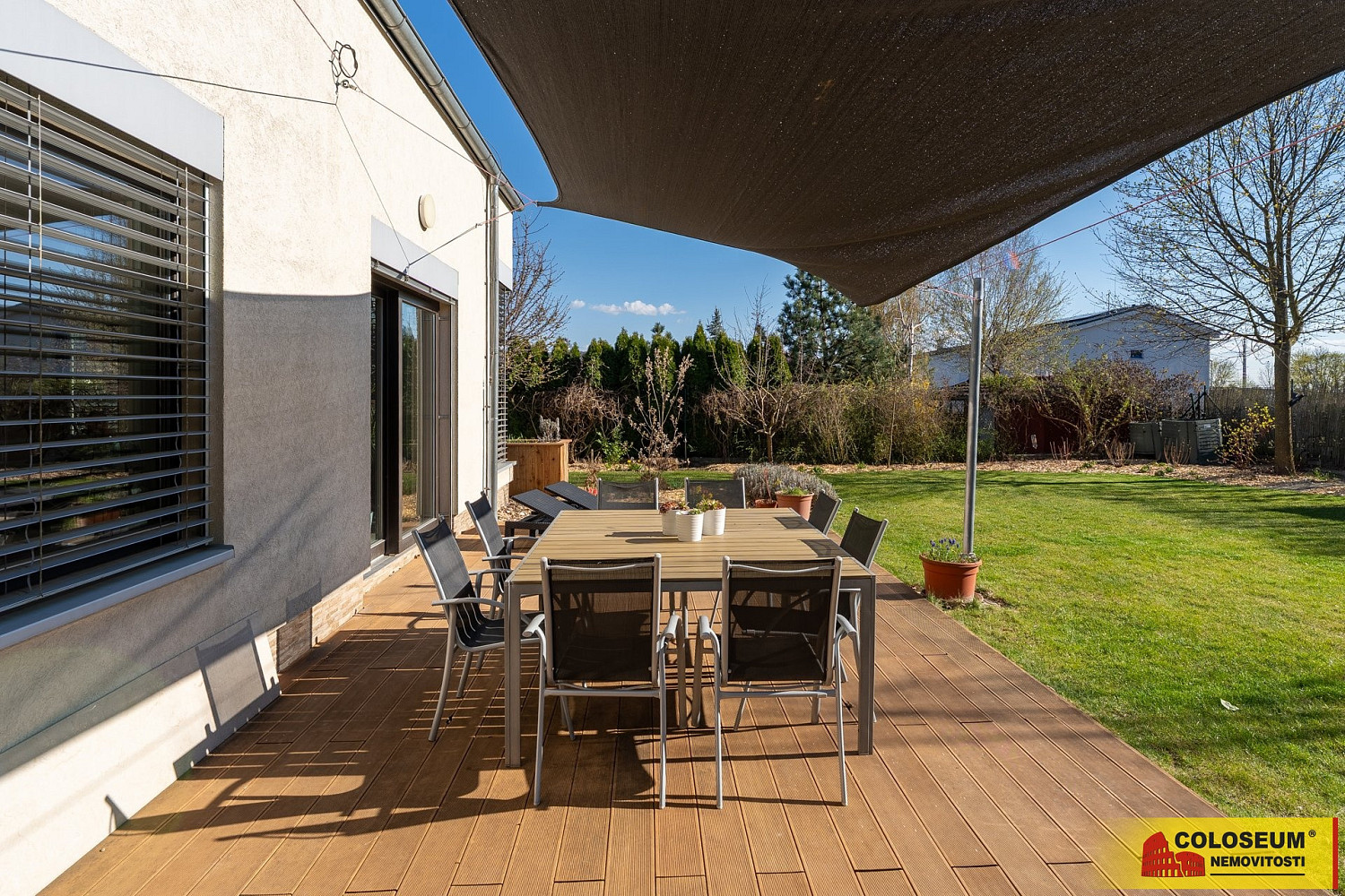 Prodej domu 287 m² s pozemkem 800 m² – fotografie 3