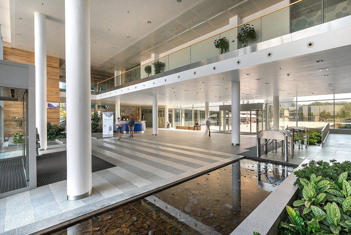 Pronájem kanceláře 631 m² – fotografie 2