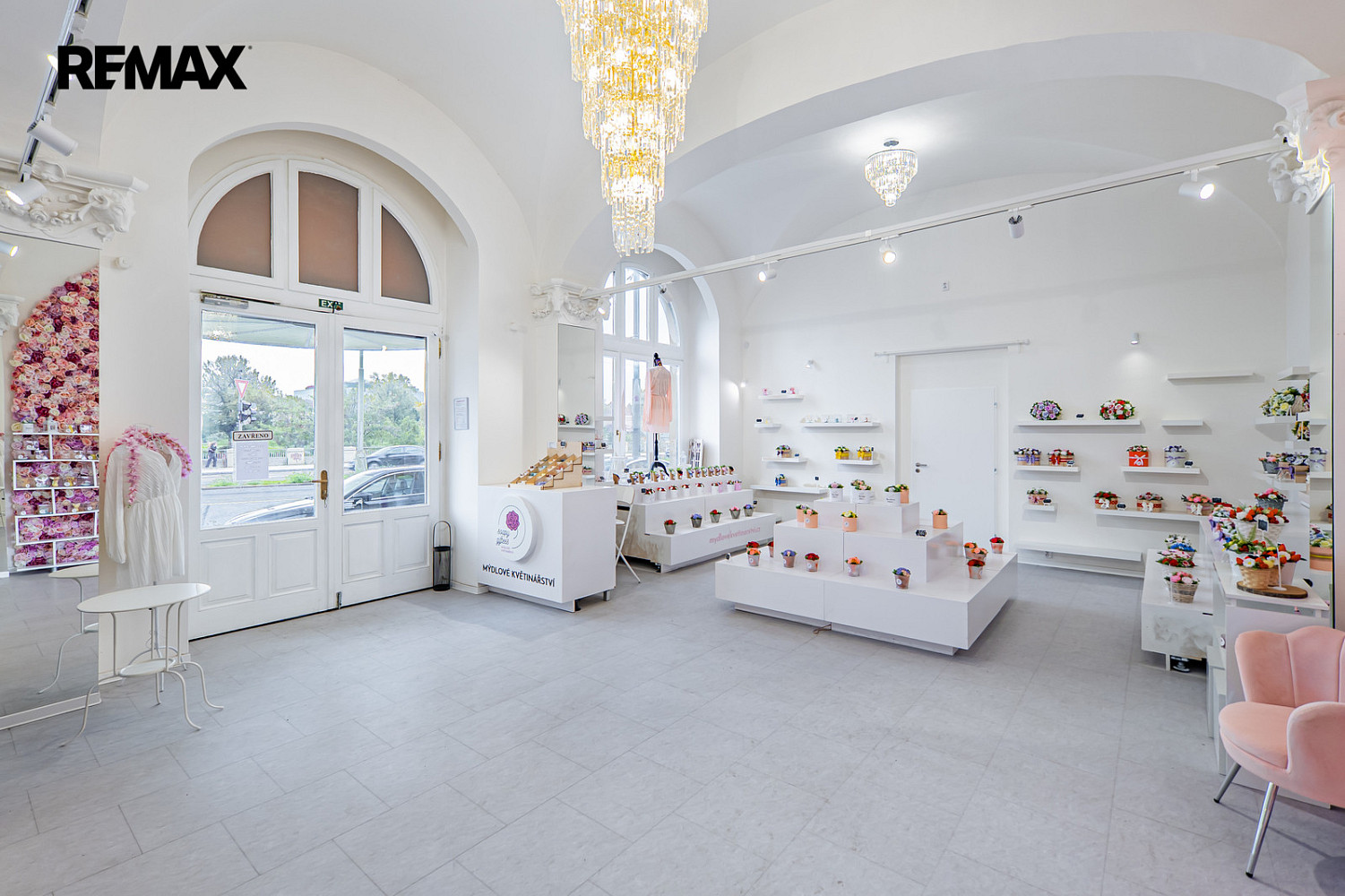 Pronájem obchodních prostor 286 m² — photo 3