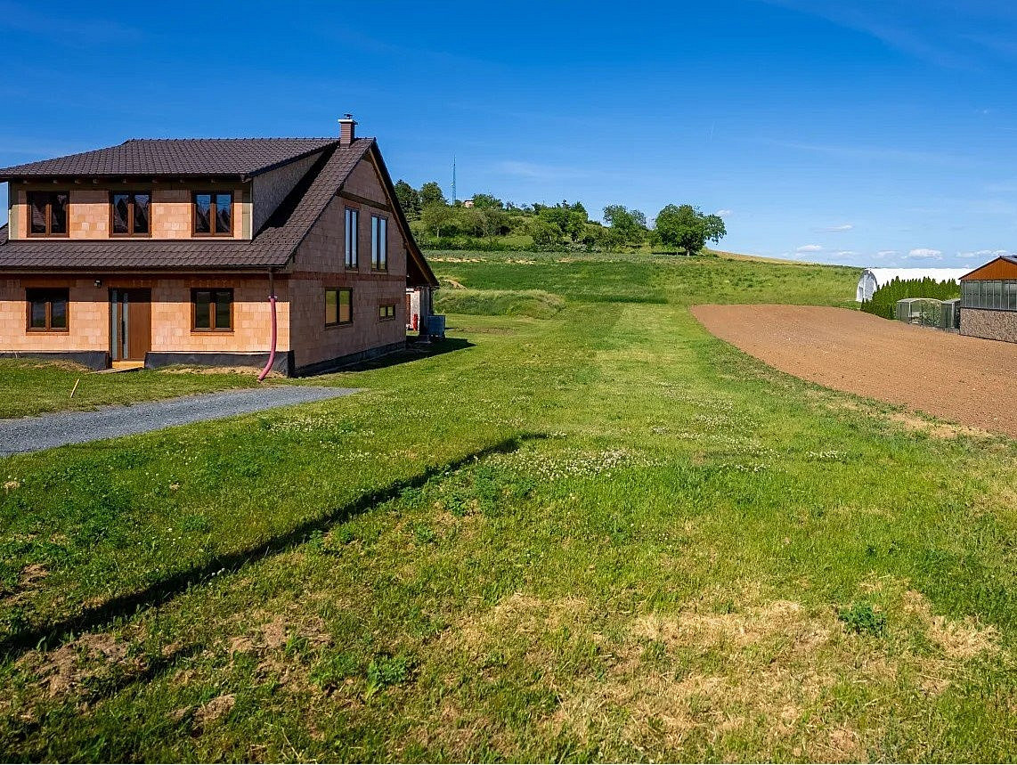 Prodej stavebního pozemku 2 000 m²