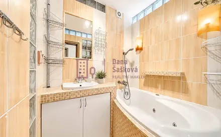 Prodej bytu 4+1 81 m², Tovární, Nová Bystřice, okres Jindřichův Hradec
