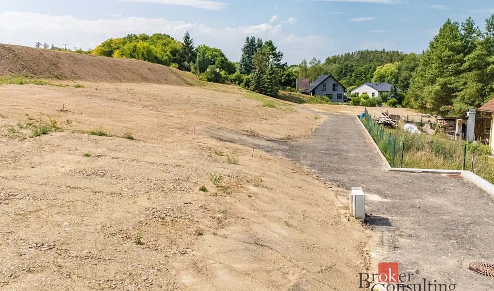 Prodej stavebního pozemku 6 411 m², Hromnice – náhled fotky 5