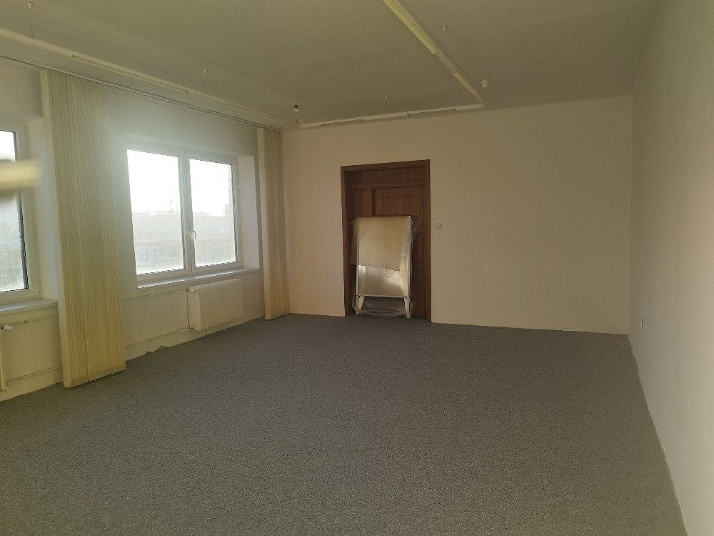 Pronájem kanceláře 40 m² – fotografie 3