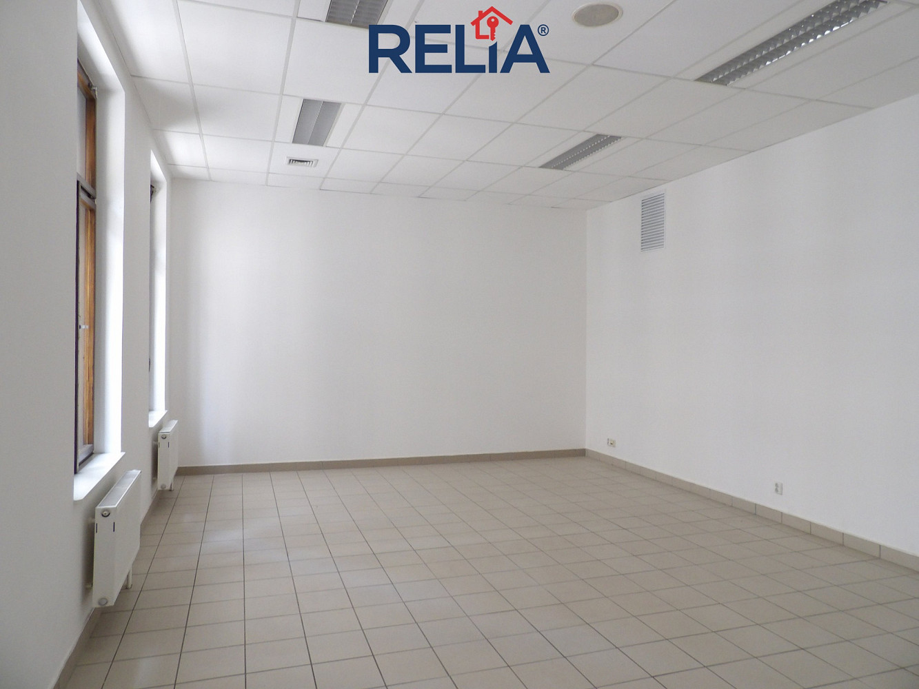 Pronájem kanceláře 45 m² - Widok 2