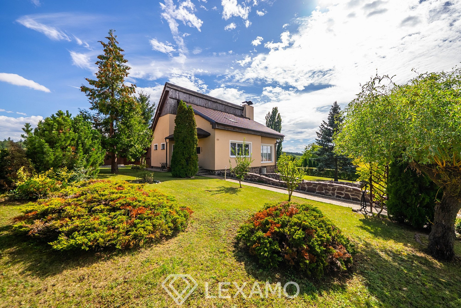 Prodej domu 270 m² s pozemkem 1 145 m² – pohled 3