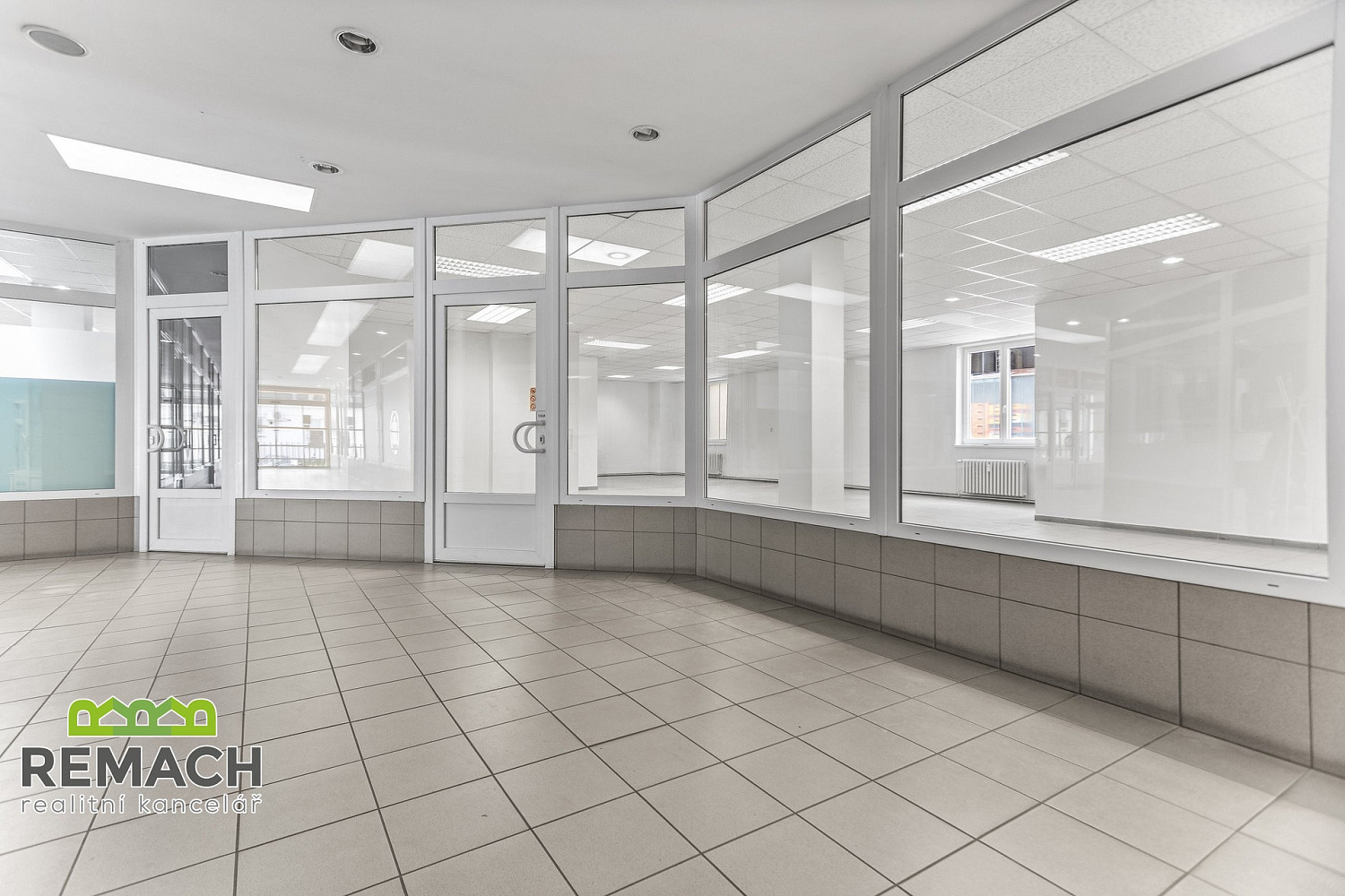 Pronájem obchodních prostor 113 m²