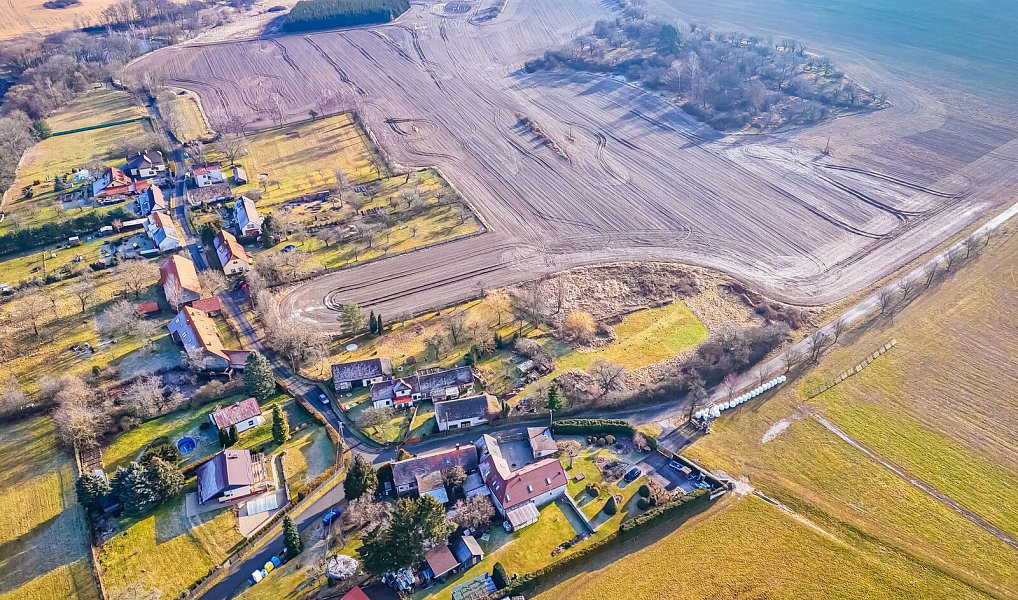 Prodej stavebního pozemku 1 000 m², Bukovany – náhled fotky 4