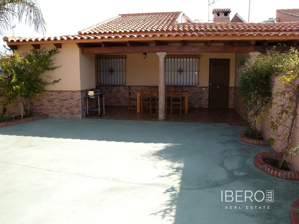 Prodej domu 310 m² s pozemkem 3 000 m²