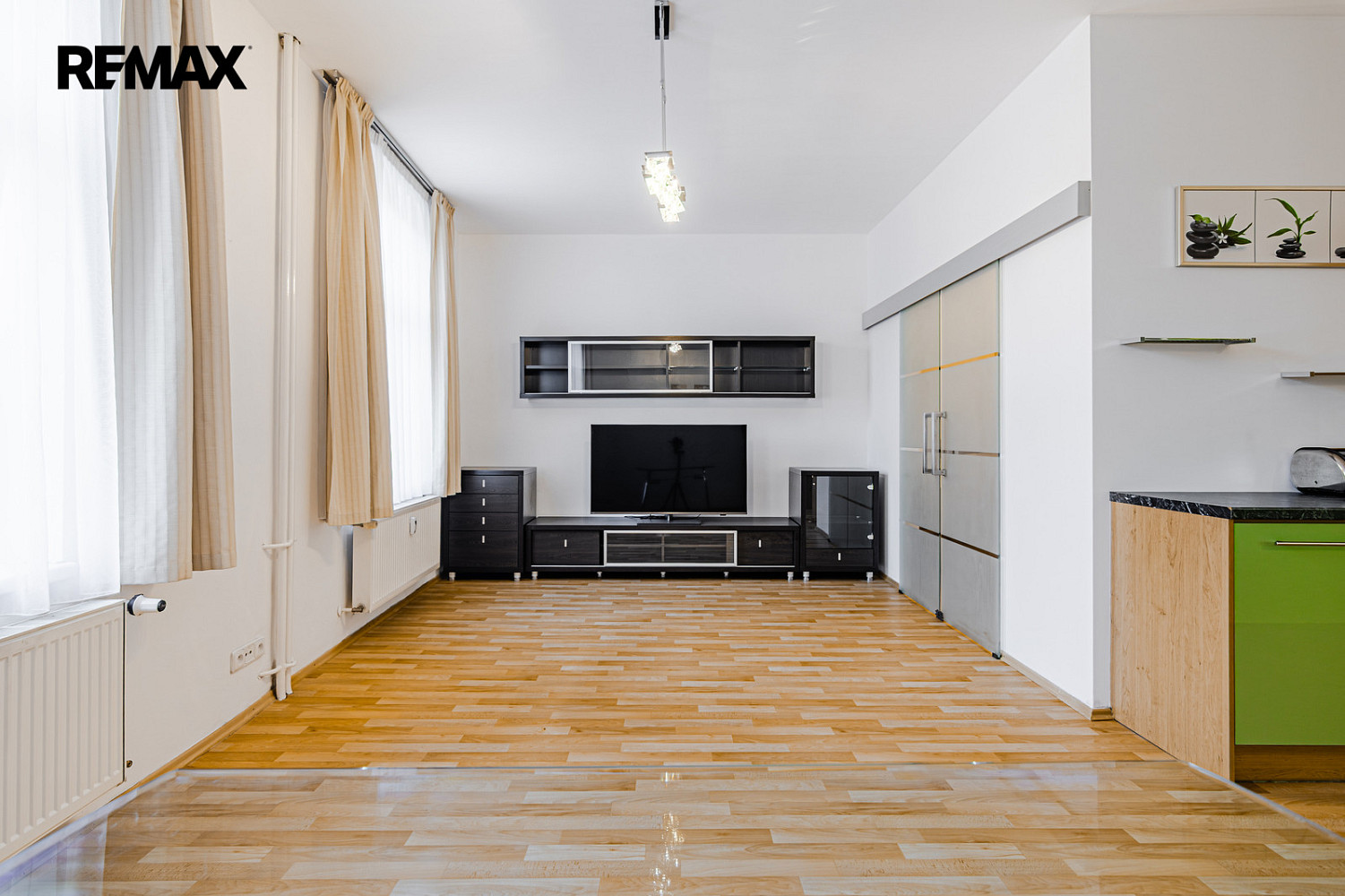 Pronájem bytu 2+kk 59 m² — photo 2